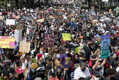 Black Lives Don't Matter When it comes to Covid-19 and Social Distancing: Thousands demand racial justice at March on Washington - August 29, 2020,